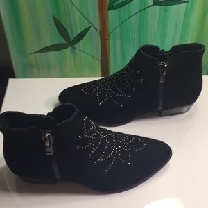 NWT Naturalizer leather studded booties Blair 2